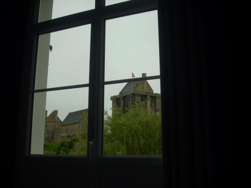 Auberge Du Vieux Chateau Saint-Sauveur-le-Vicomte Room photo